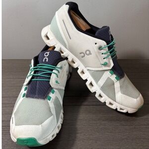 On Clouds 5 Plush Running Shoes in Ivory/Creek Green Men's Size 10.5